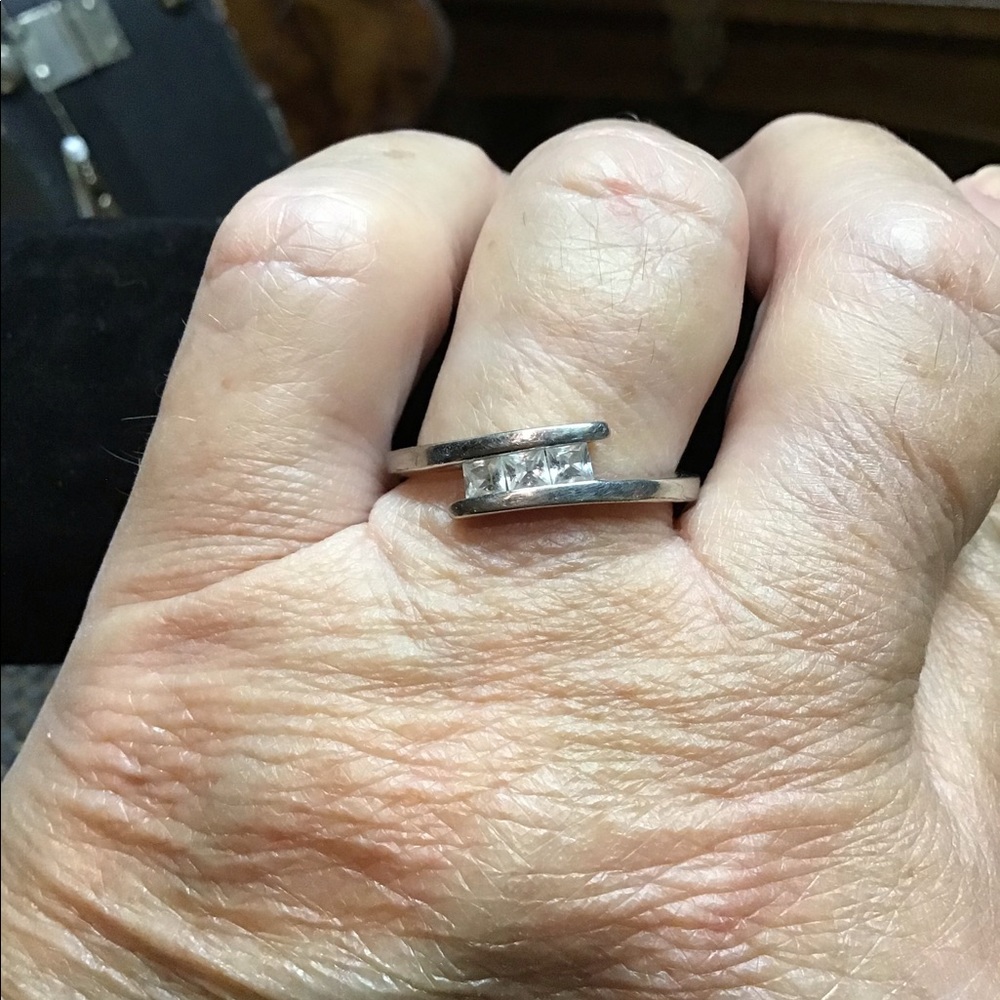 Woman’s ring - Picture 4 of 7